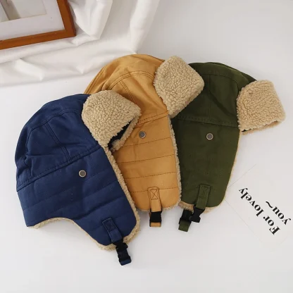 Warm Trapper Hat with Classic Design - Image 5